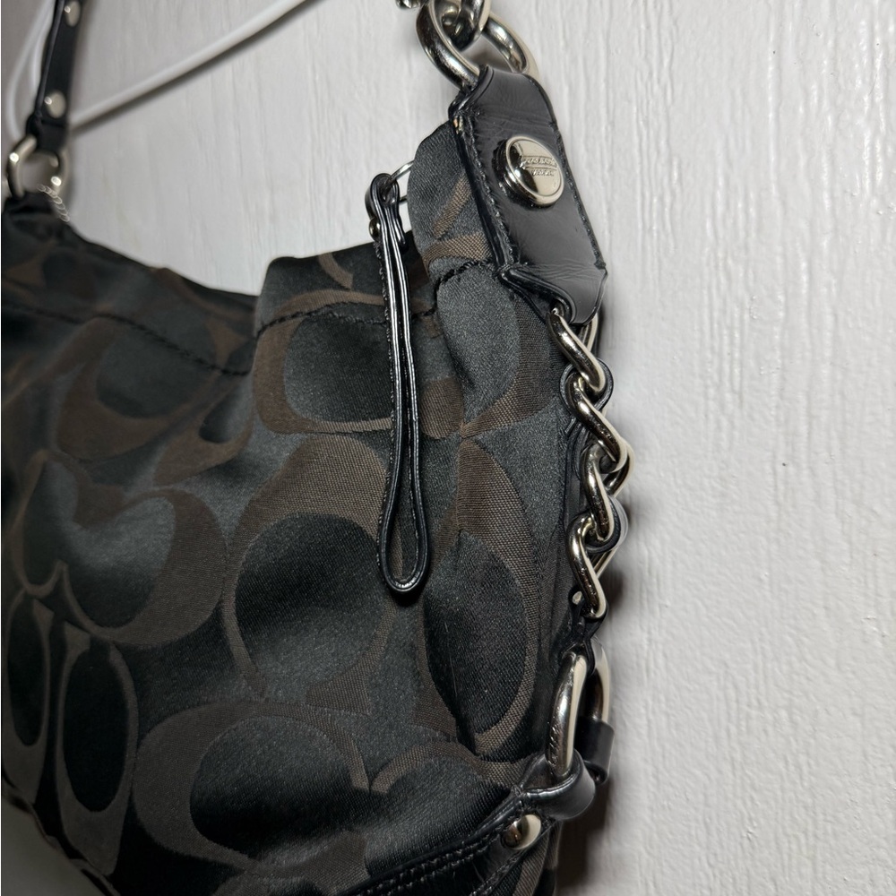 Vintage Coach Carly Black Shoulder Bag with Signature Pattern - Picture 6 of 13